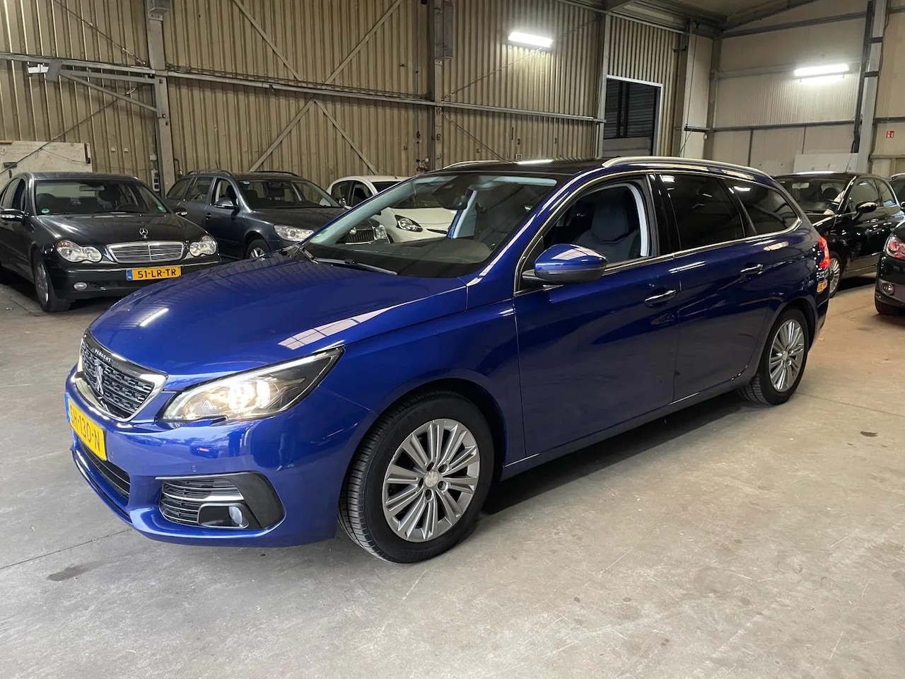 Peugeot 308 - 1.2 PureTech Blue Lease Premium 1.2 PureTech Blue Lease Premium - AutoWereld.nl