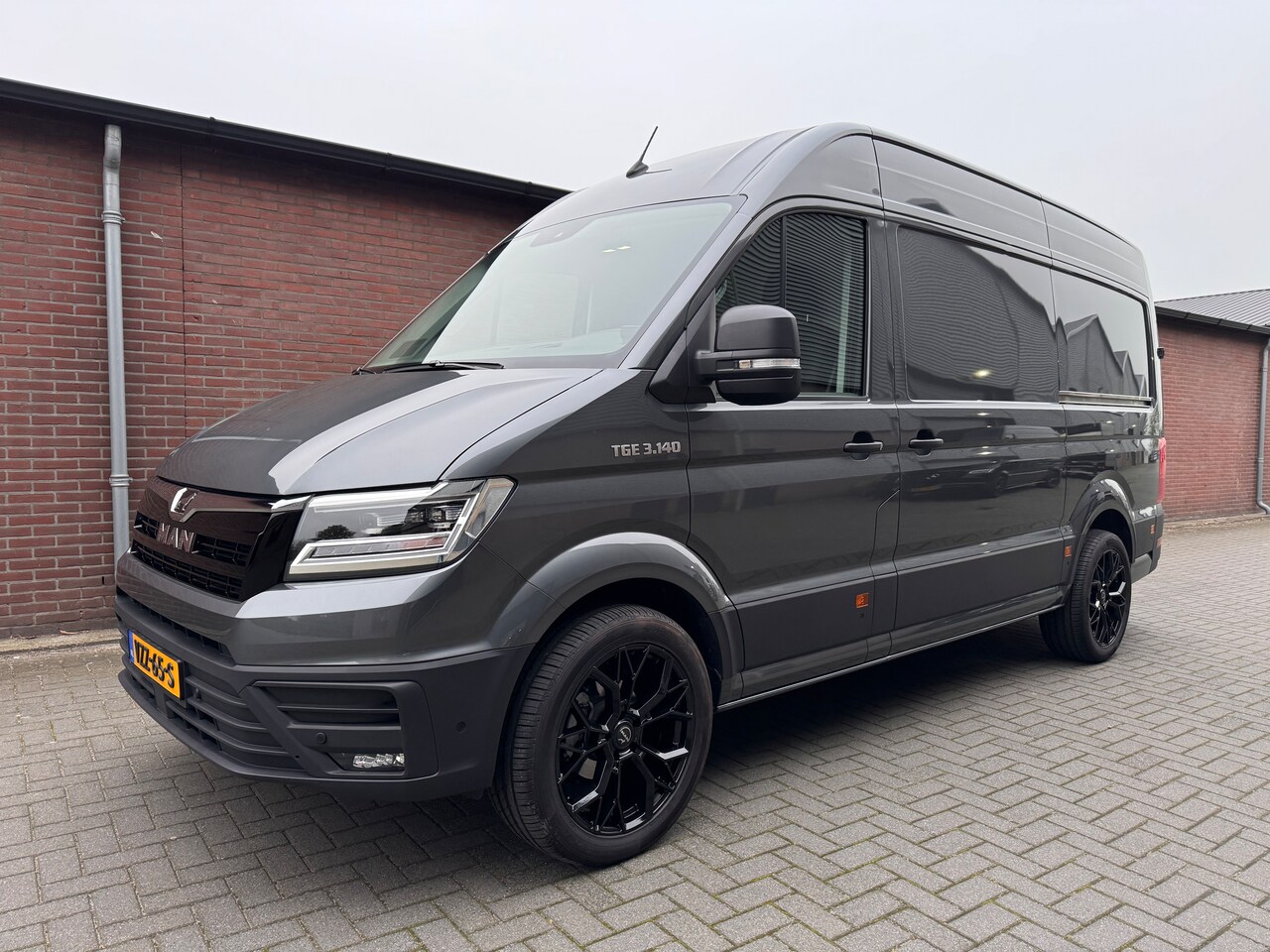 MAN TGE - 35 2.0 Standaard Hoog 140PK AUTOMAAT COMMANDER LION ECC/ACC/LED/STANDKACHEL/NAV/2 SCHUIFDEURENVOLL