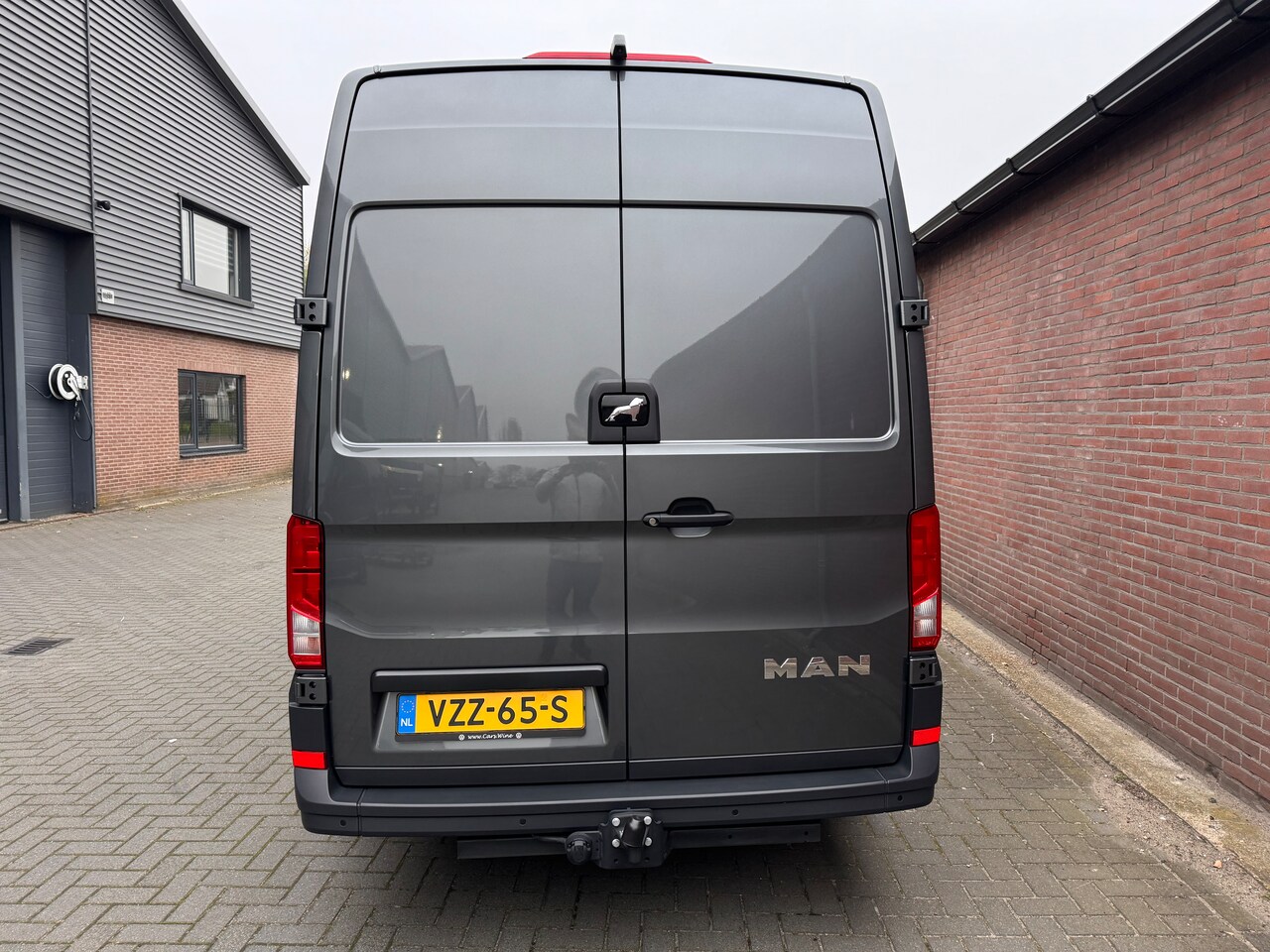 MAN TGE - 35 2.0 Standaard Hoog 140PK AUTOMAAT COMMANDER LION ECC/ACC/LED/STANDKACHEL/NAV/2 SCHUIFDEURENVOLL