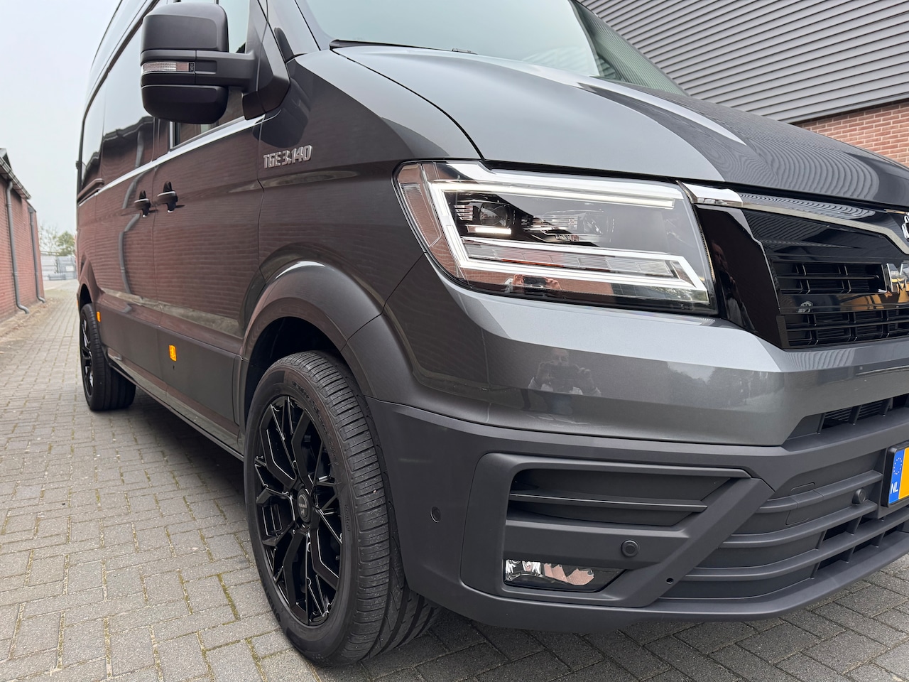 MAN TGE - 35 2.0 Standaard Hoog 140PK AUTOMAAT COMMANDER LION ECC/ACC/LED/STANDKACHEL/NAV/2 SCHUIFDEURENVOLL