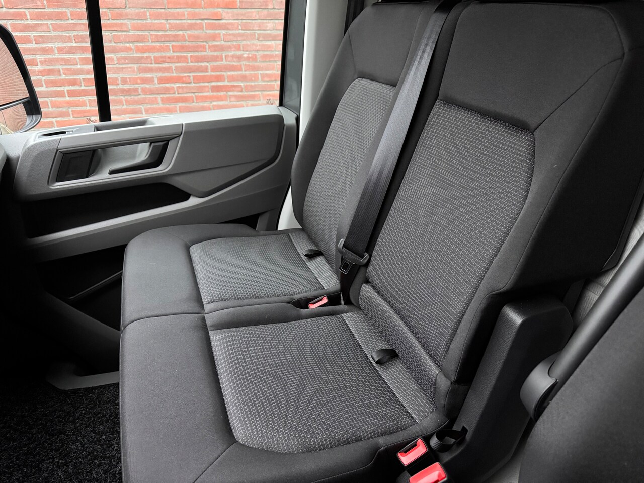 MAN TGE - 35 2.0 Standaard Hoog 140PK AUTOMAAT COMMANDER LION ECC/ACC/LED/STANDKACHEL/NAV/2 SCHUIFDEURENVOLL