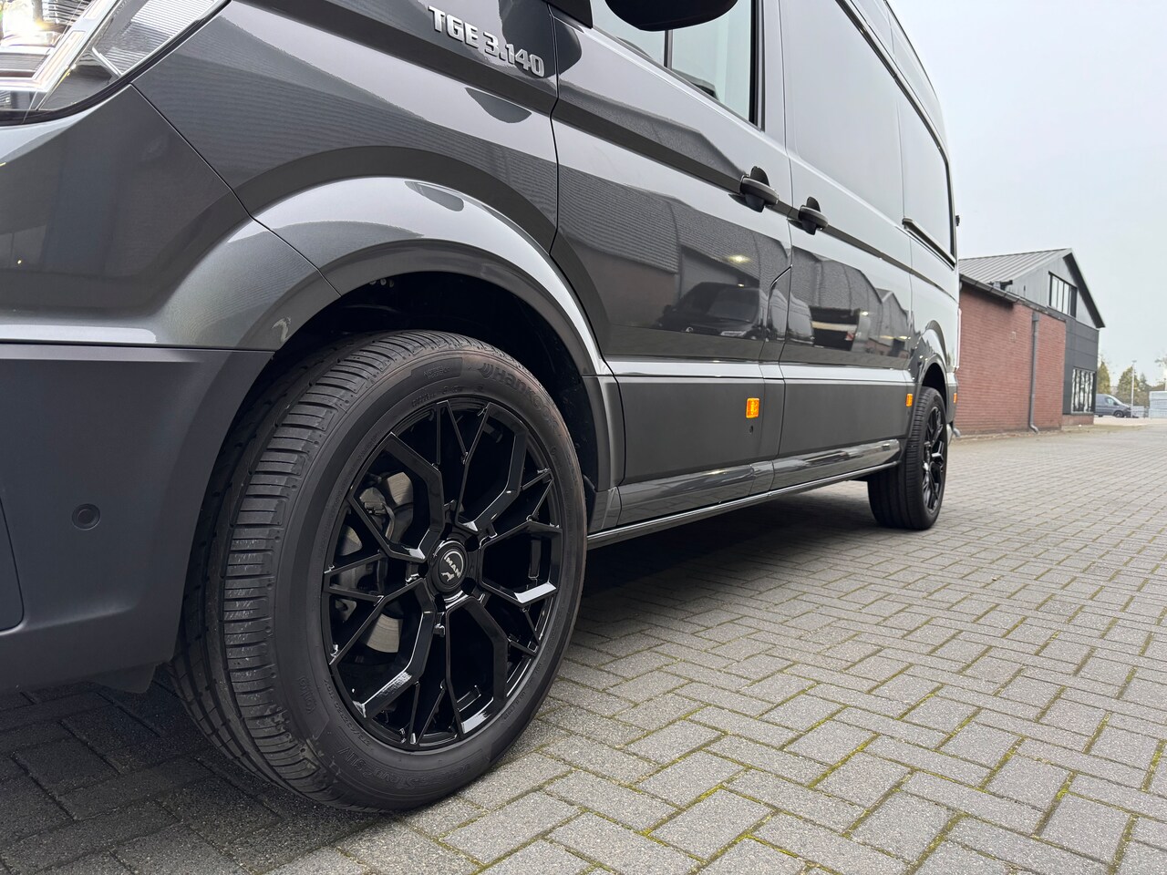 MAN TGE - 35 2.0 Standaard Hoog 140PK AUTOMAAT COMMANDER LION ECC/ACC/LED/STANDKACHEL/NAV/2 SCHUIFDEURENVOLL