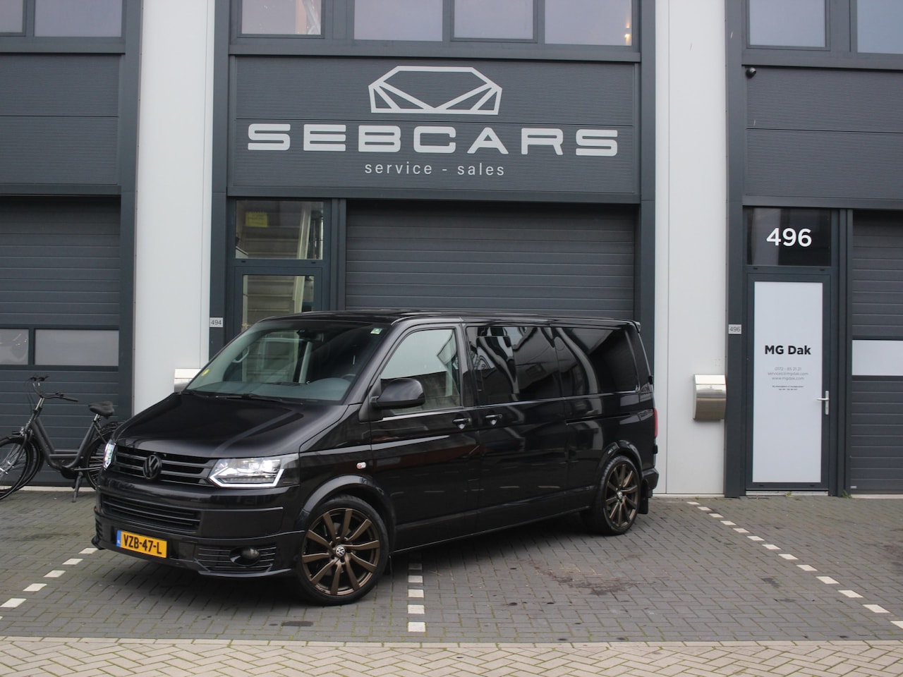 Volkswagen Transporter Caravelle - Aut. 2.0 TDI L2H1 DC ,BOM VOL, LED, T6 look, 20 Inch, Carplay - AutoWereld.nl