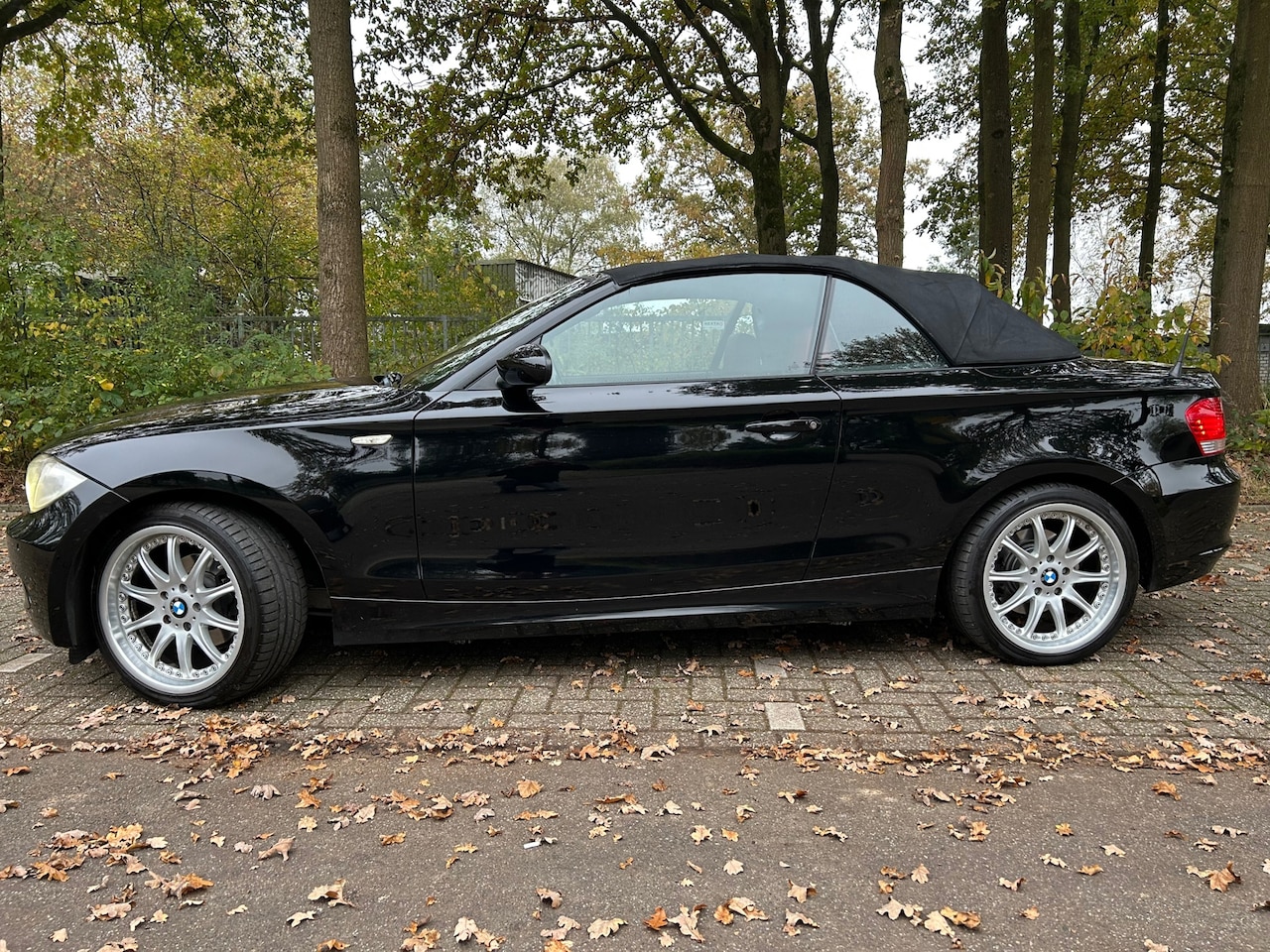 BMW 1-serie Cabrio - 118i M pakket in nieuw staat! - AutoWereld.nl