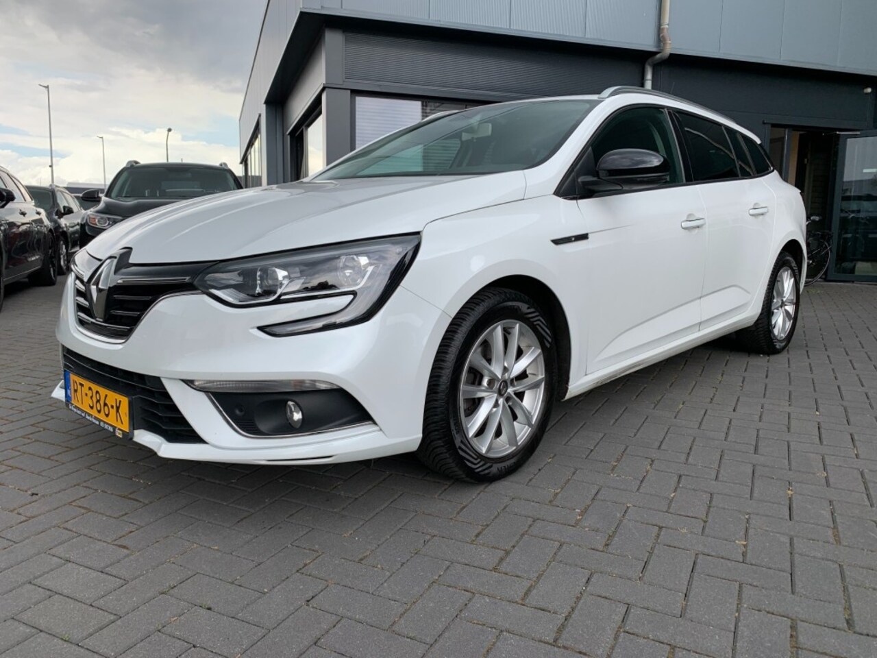 Renault Mégane Estate - Estate 1.2 TCe Aut. Limited Navigatie - AutoWereld.nl