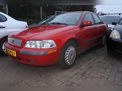 Volvo S40 - 1.6 4 drs airco apk tot 19-3-2025