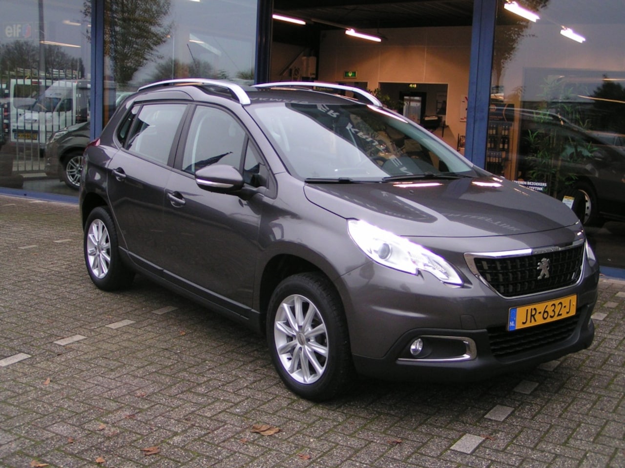 Peugeot 2008 - 1.2 PureT. Blue Lion - AutoWereld.nl