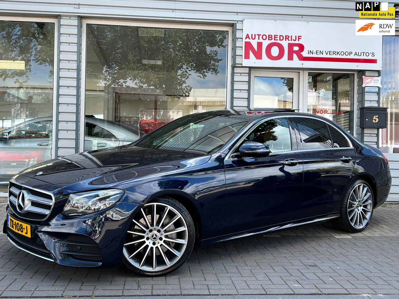 Mercedes-Benz E-klasse - 220 d Premium Plus AMG - AutoWereld.nl