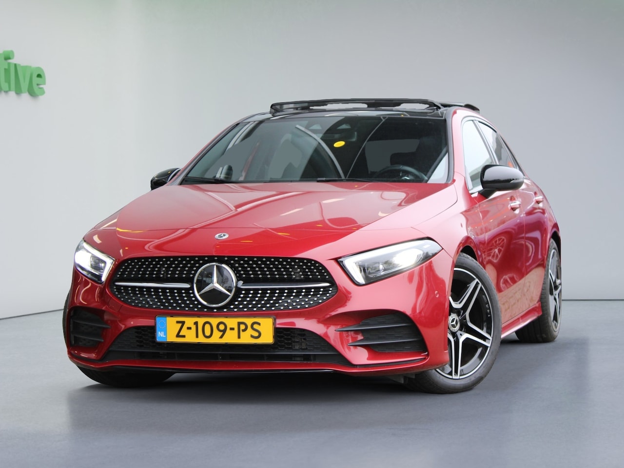 Mercedes-Benz A-klasse - 180 AMG Line | PANO | AMG | AMBIENT LIGHT | STOELVERW | CAMERA ACHTER | - AutoWereld.nl