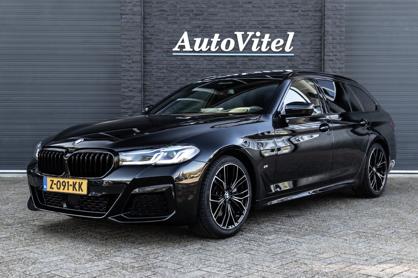 BMW 5-serie Touring - 530iX M Sport | Panodak | Comfortleder | Head-Up | Driv.Ass.Pro | Park Assist Plus | Laser - AutoWereld.nl