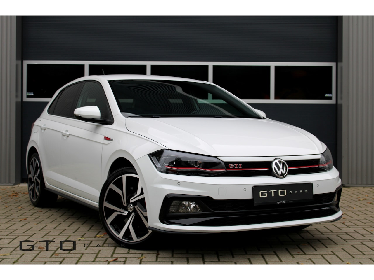 Volkswagen Polo - 2.0 TSI GTI Stoelverwarming / PDC / Digitaal Dashboard / Adaptieve Cruise - AutoWereld.nl