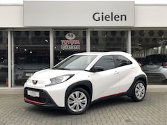 Toyota Aygo X - 1.0 VVT-i Play Plus | Apple CarPlay/Android auto, Parkeercamera, Climate control, Stoelver