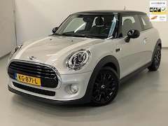 MINI Cooper - 1.5 Chili / NL-auto / Navi / Clima / LED