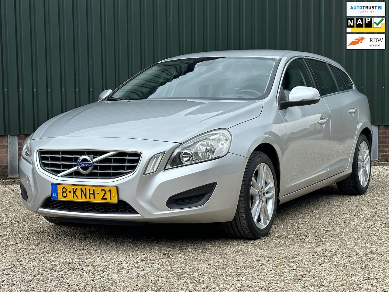 Volvo V60 - 1.6 T3 Momentum Automaat - AutoWereld.nl