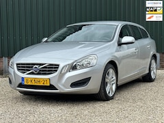 Volvo V60 - 1.6 T3 Momentum Automaat