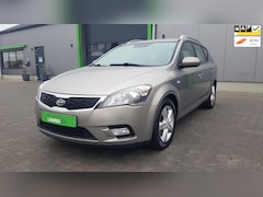 Kia Cee'd Sporty Wagon - 1.4 CVVT Seven in zeer goede staat Mooie uitvoering met vele opties Airco Cruise Trekhaak