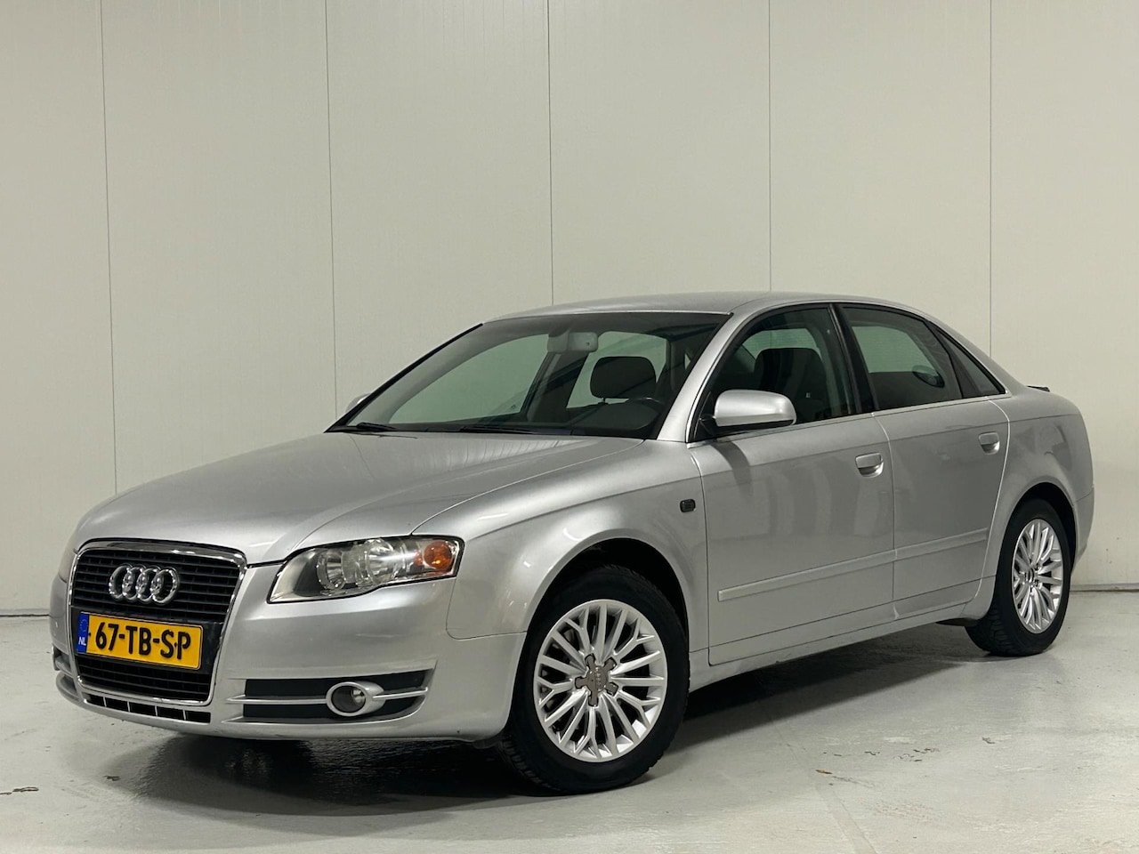 Audi A4 Limousine - 2.0 Pro Line, Clima, Cruise, Parkeersensoren, Nap - AutoWereld.nl