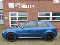 Audi A3 - 1.8 5V T S3 .NL auto zeer netjes