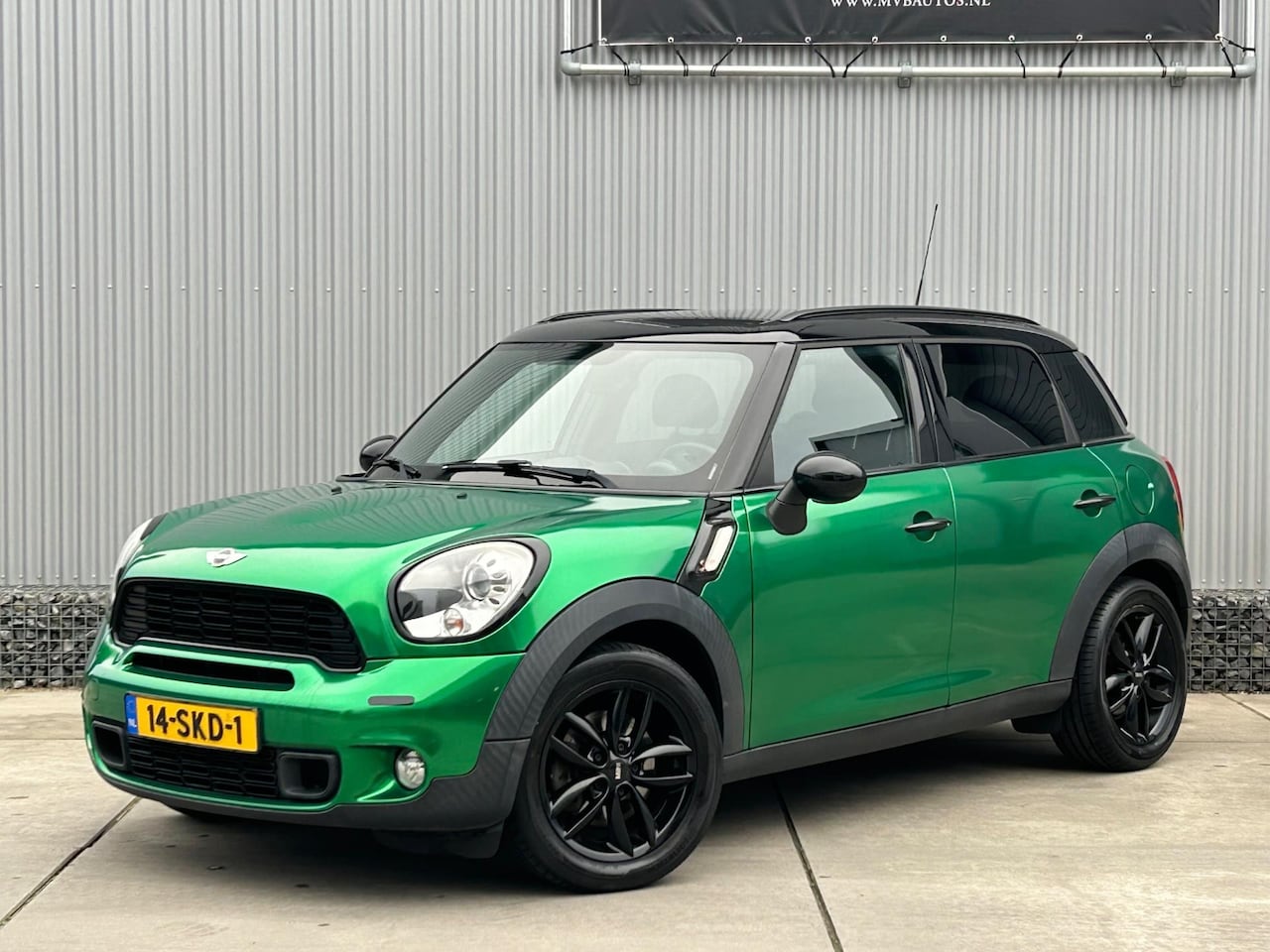 MINI Countryman - 1.6 Cooper S Mini 1.6 Cooper S, Climate control, Stoelverwarming, Groen metalic gewrapt - AutoWereld.nl