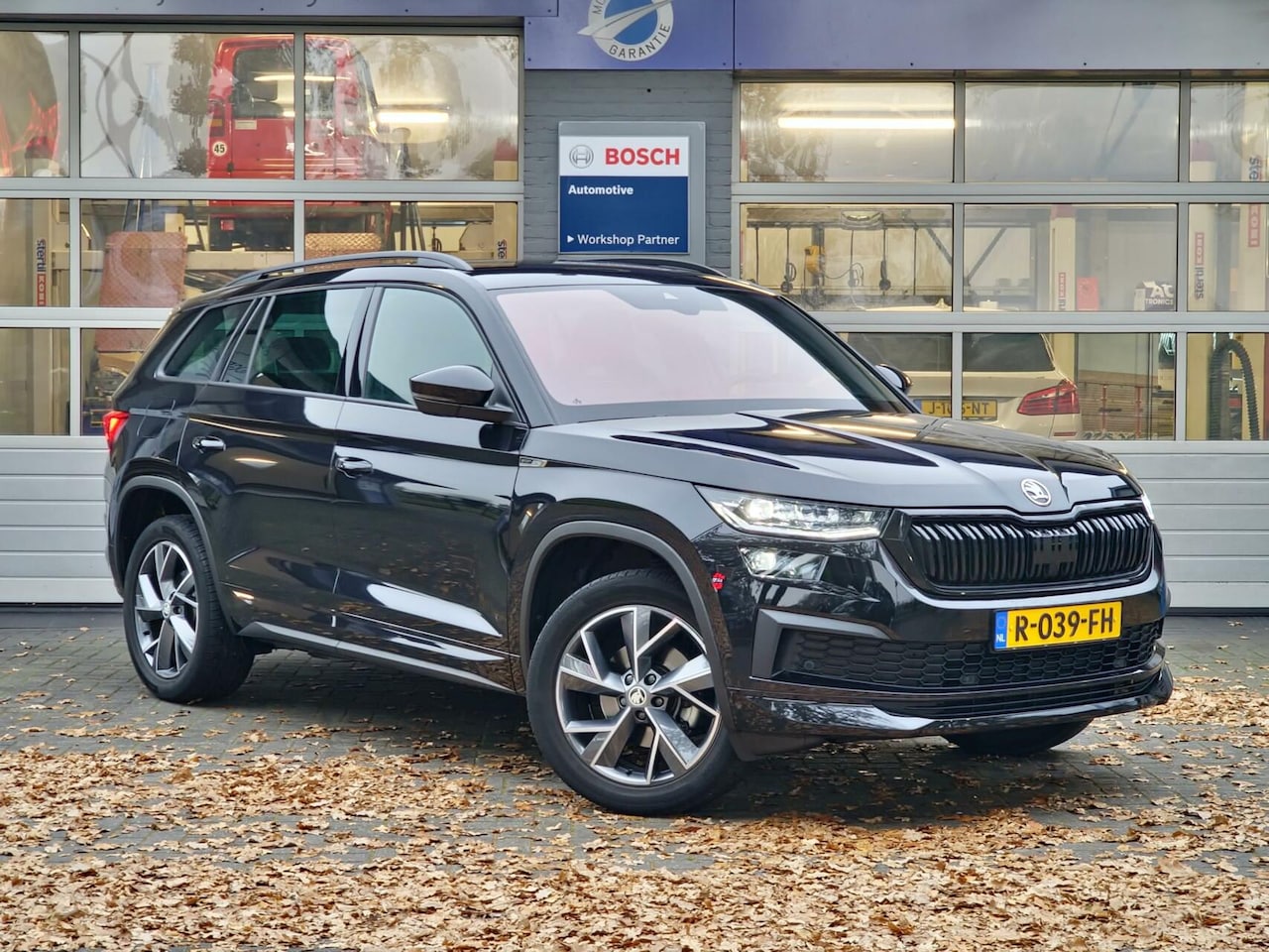 Skoda Kodiaq - 1.5 TSI Sportline Business|150PK|Led|Trekhaak|19-inch|Carplay|Virtualdash| - AutoWereld.nl