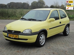 Opel Corsa - 1.2i-16V Onyx Zeer mooi