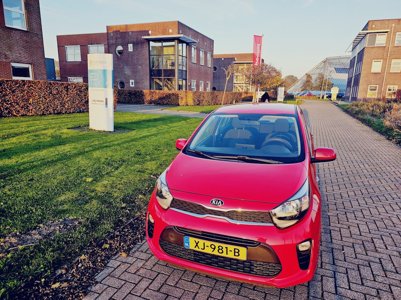 Kia Picanto - 1.0 CVVT ComfortPlusLine Navigator - AutoWereld.nl