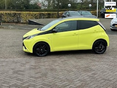 Toyota Aygo - 1.0 VVT-i x-cite, bj.2016, kleur:geel, 5 deurs, airco, APK tot 10/2025 en NAP met 132908 k