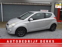 Hyundai i20 - 1.4i DynamicVersion Airco PDC Stuurbekrachtiging Jaar Garantie