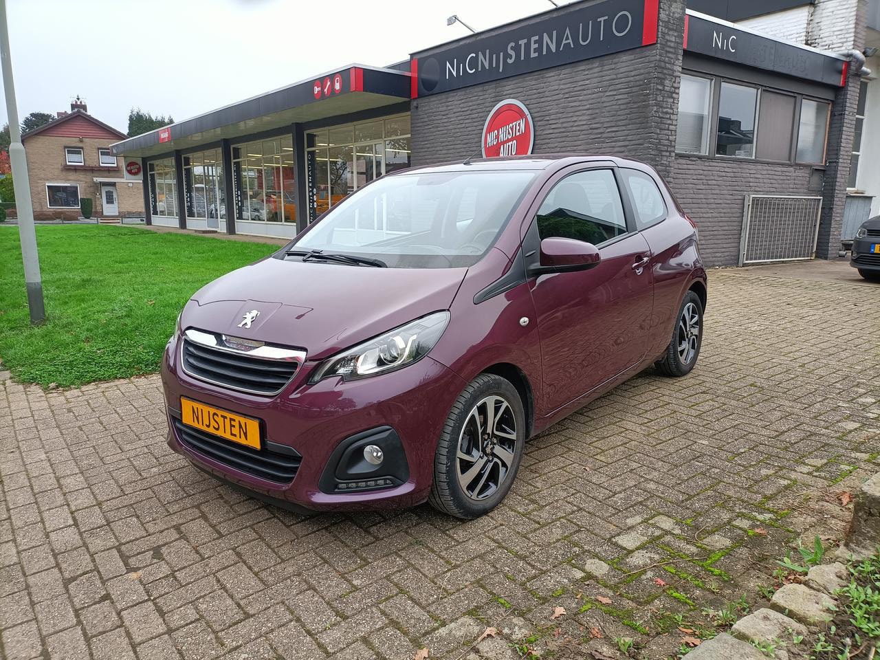 Peugeot 108 - 1.2 82pk Airco, Navi via App., Camera. - AutoWereld.nl