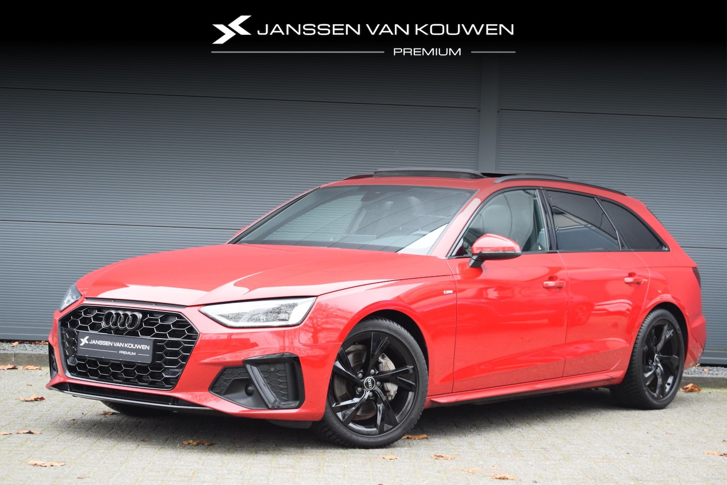 Audi A4 Avant - 40 TFSI S edition Competition / S-Line / Trekhaak / Panoramadak - AutoWereld.nl