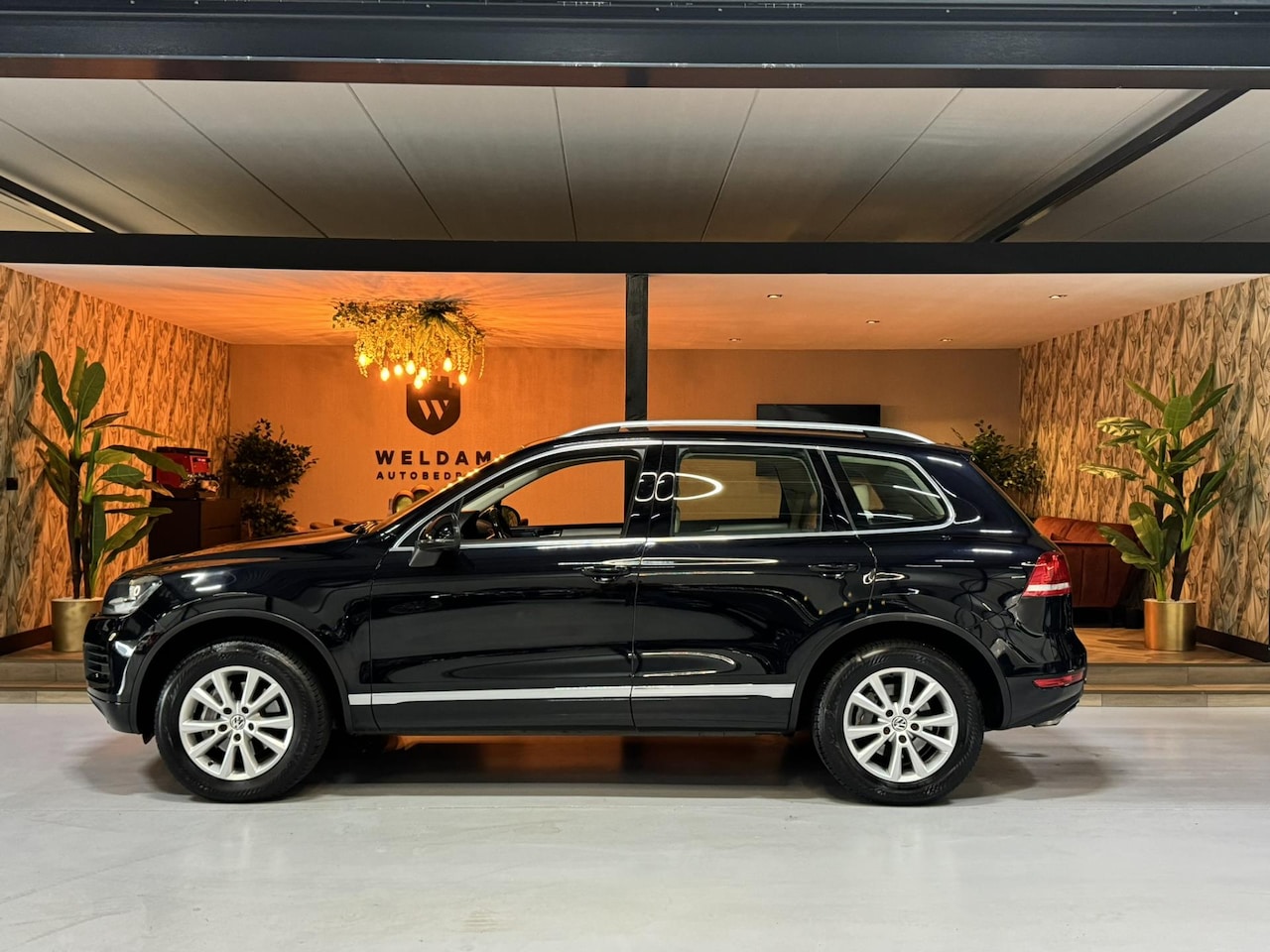 Volkswagen Touareg - 3.6 FSI Highline Leder Multimedia Trekhaak Cruisecontrol Acc Rijklaar - AutoWereld.nl