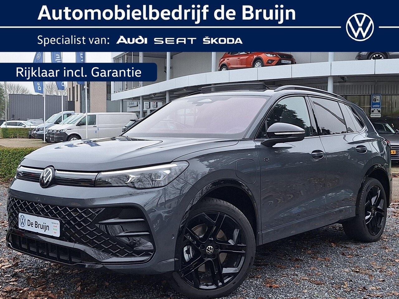 Volkswagen Tiguan - eHybrid 272pk DSG R-Line Blackstyle (Op voorraad! Pano,Trekhaak,Harman) - AutoWereld.nl