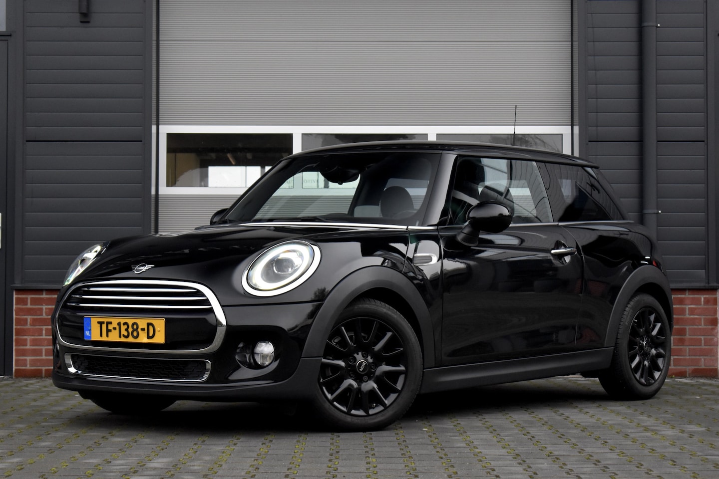 MINI Cooper - Mini 1.5 Aut. Pepper | Apple CarPlay | Head-Up | Stoelverwarming | Sportstoelen | LED | Or - AutoWereld.nl