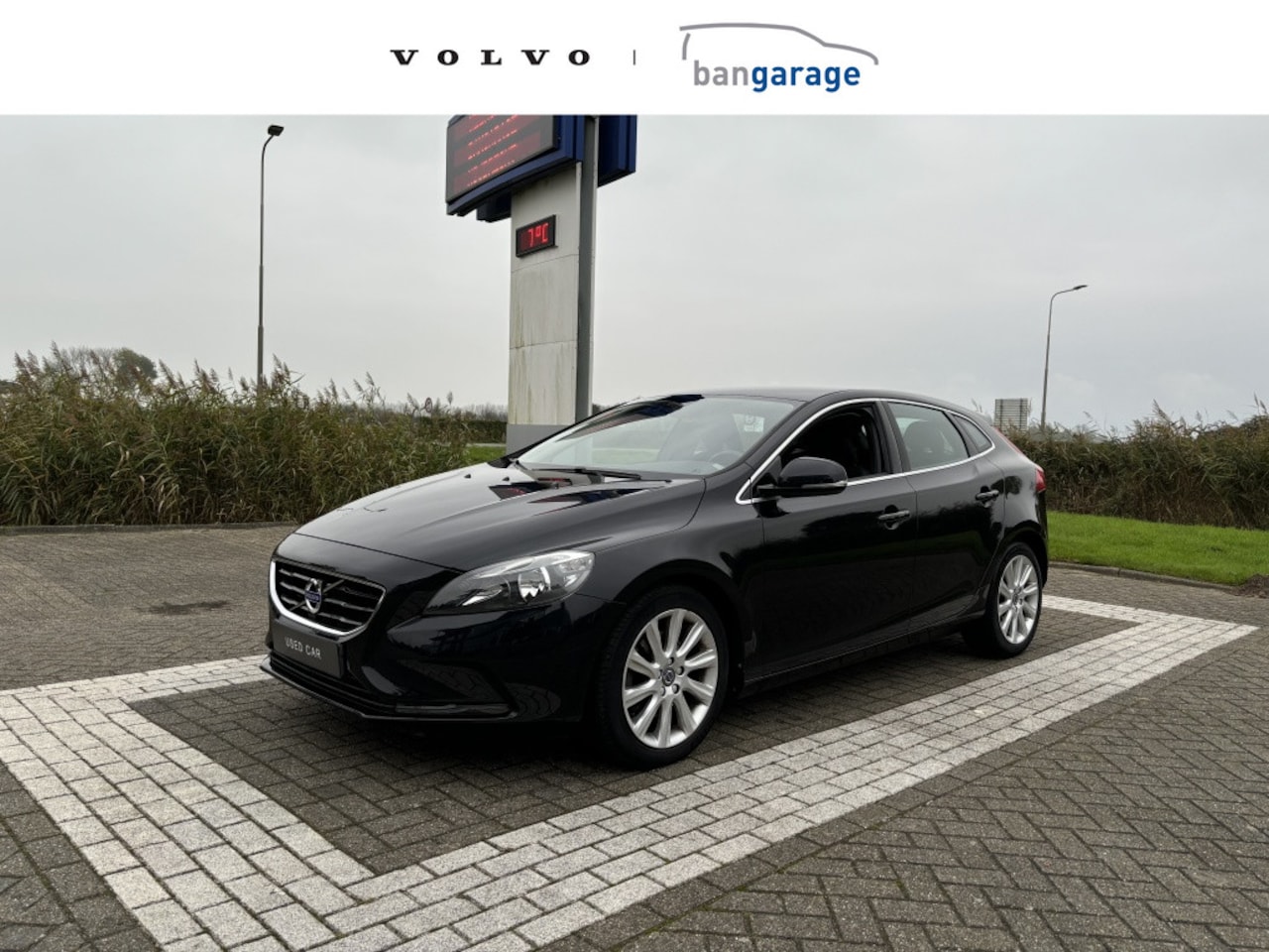 Volvo V40 - T4 Momentum Eerste eigenaar Trekhaak Automaat - AutoWereld.nl