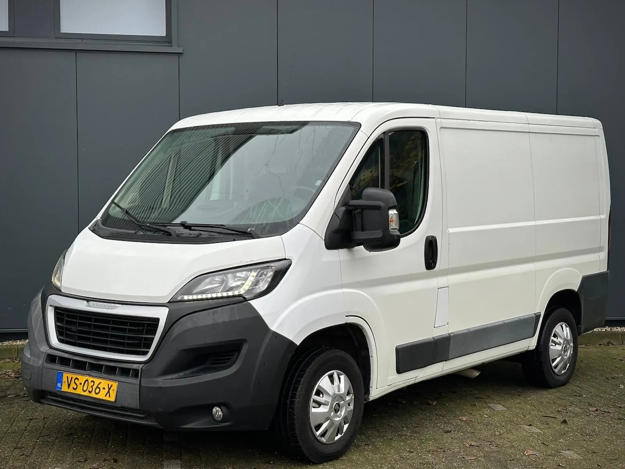 Peugeot Boxer - 330 2.2 HDI L1H2 XR 330 2.2 HDI L1H2 XR - AutoWereld.nl