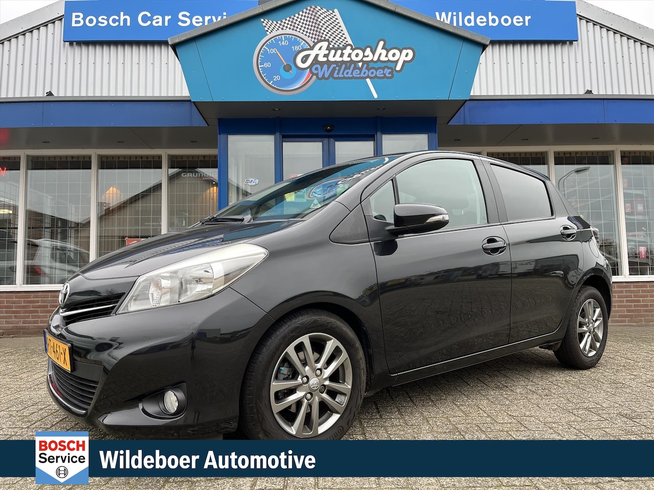 Toyota Yaris - 1.3 VVT-I 99 PK Aspiration 5 DRS + CLIMA + LMV + ACHTERUITRIJCAMERA + TREKHAAK - AutoWereld.nl