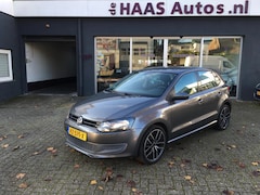 Volkswagen Polo - 1.2 Easyline / 5 DEURS / APK MEI 2025 / AIRCO / ALU VELGEN / NWE MODELJAAR