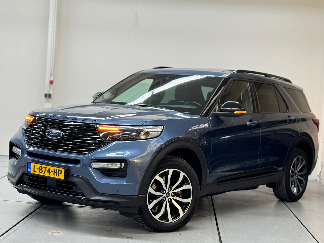 Ford Explorer - 3.0 V6 EcoBoost PHEV ST-Line 7Pers Pano 360 CarPlay - AutoWereld.nl