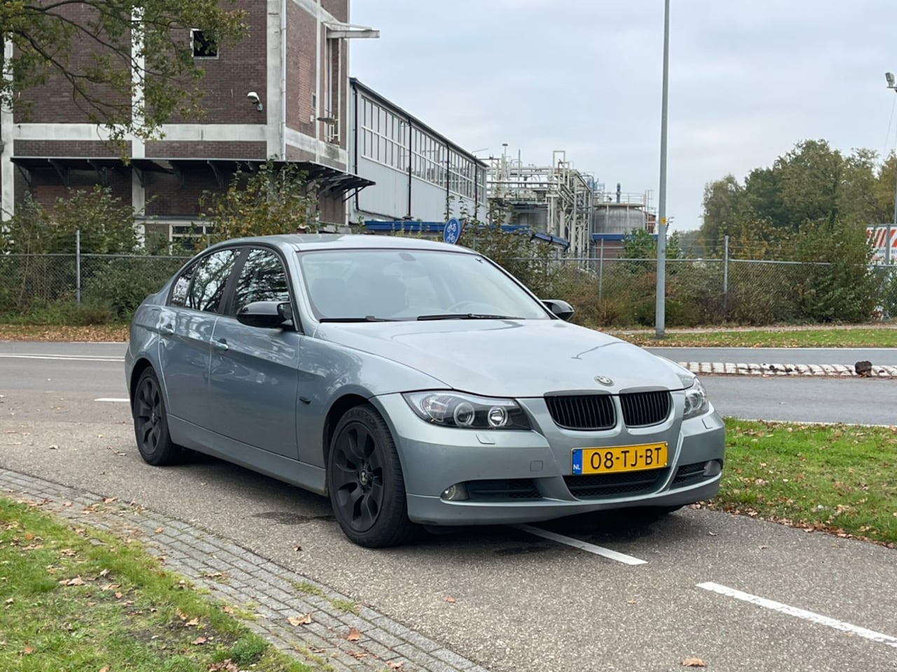 BMW 3-serie - 318i Business Line | NAV | CLIMA | Trekhaak | XENON - AutoWereld.nl