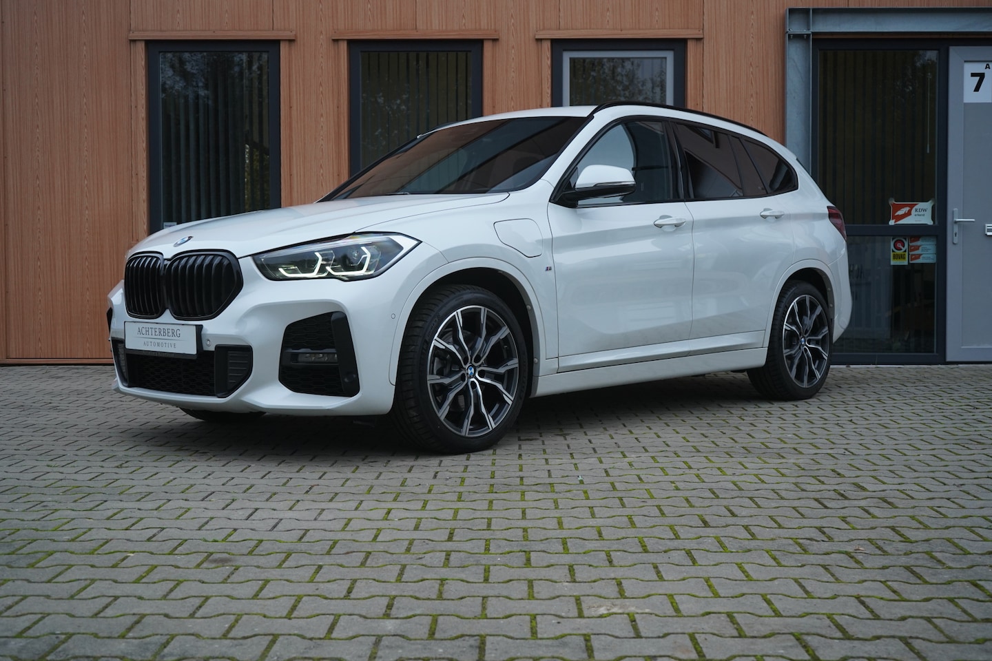 BMW X1 - xDrive 25e | M-Sport | Trekhaak - AutoWereld.nl