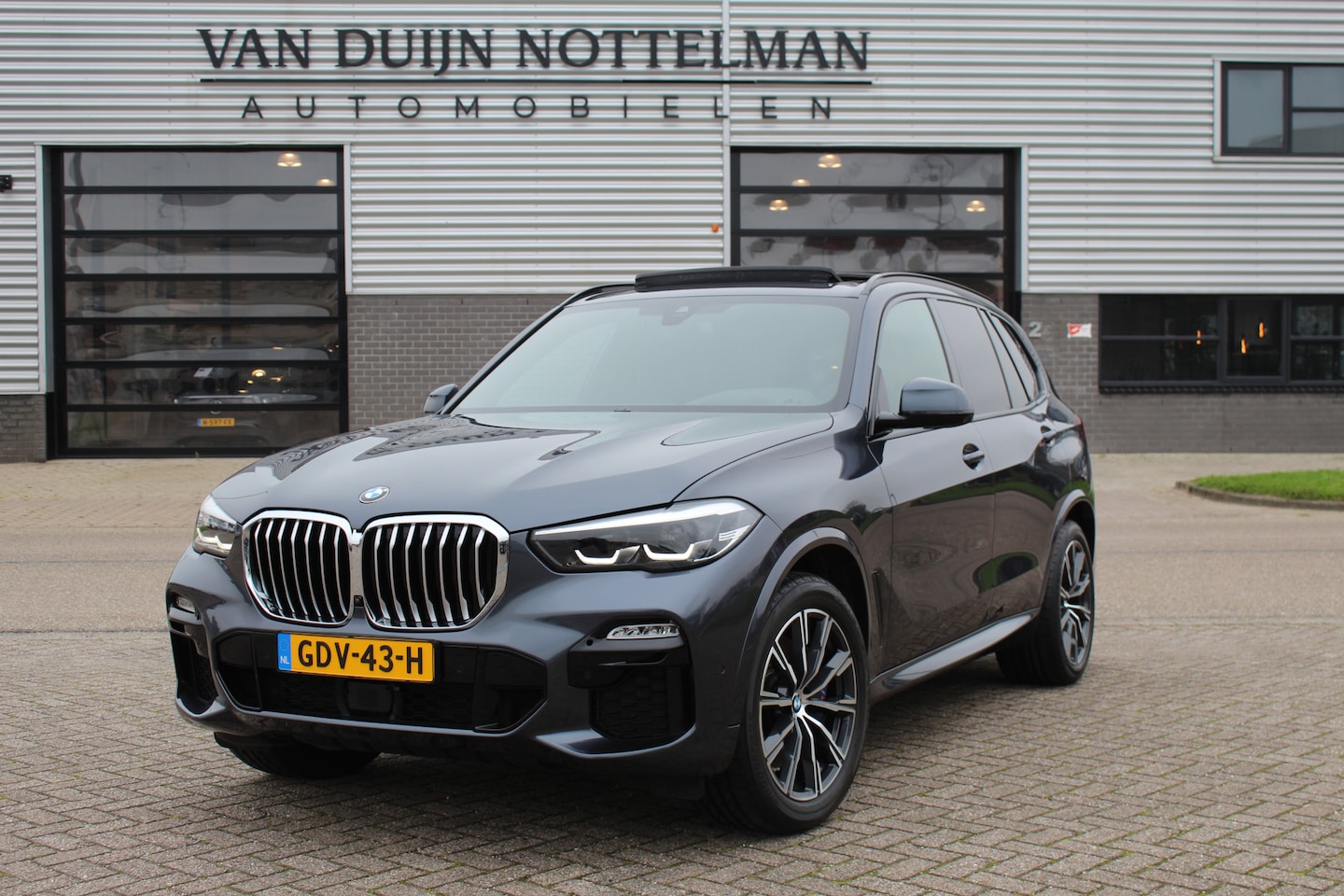 BMW X5 - xDrive40i High Executive / M-Sport / Carplay / Panoramadak - AutoWereld.nl