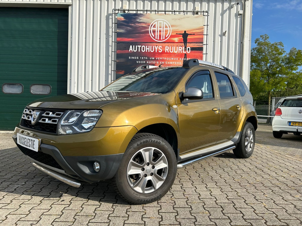 Dacia Duster - 1.2 TCe 4x2 Lauréate 1500kg trekhaak dealer onderhouden Garantie zondag op afspraak - AutoWereld.nl