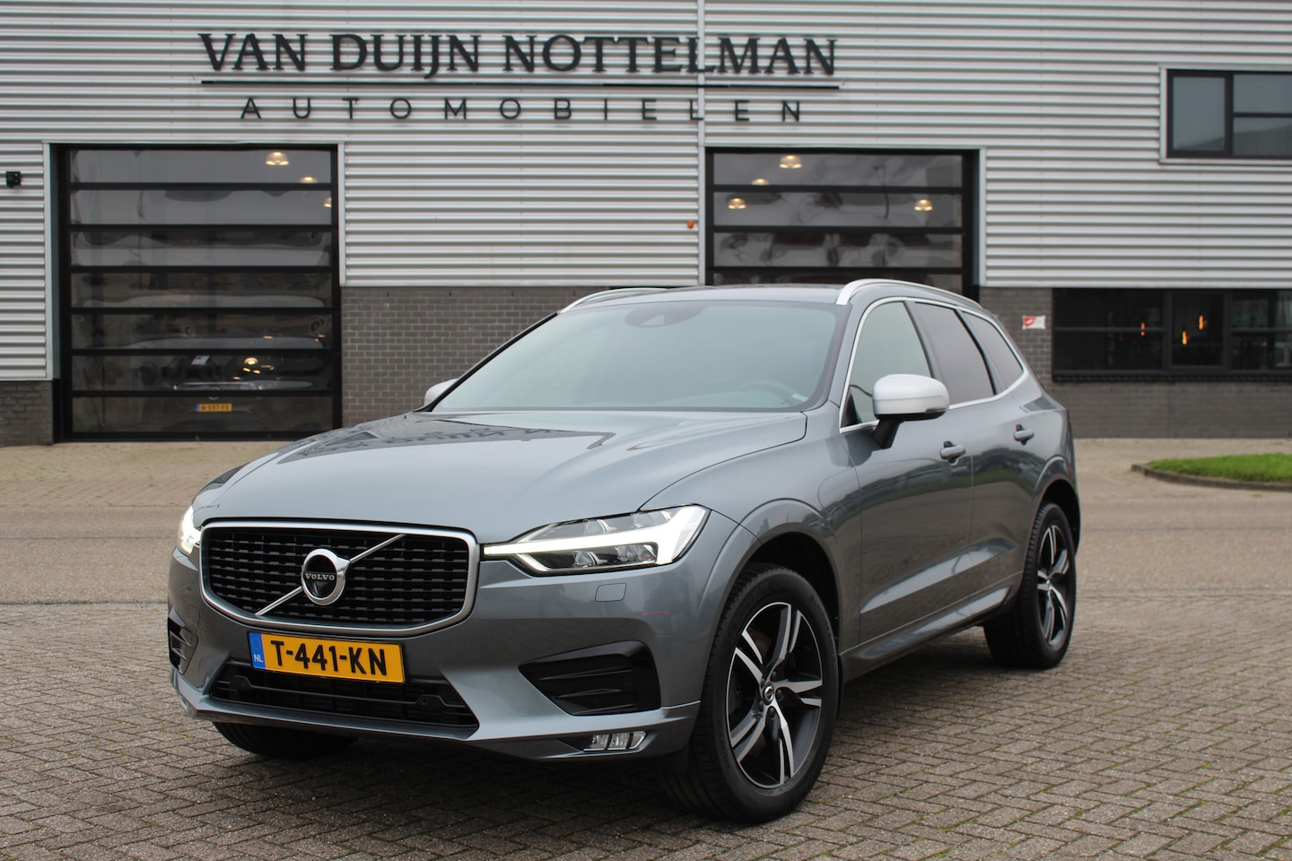 Volvo XC60 - 2.0 T5 AWD R-Design / 360º camera / Carplay - AutoWereld.nl