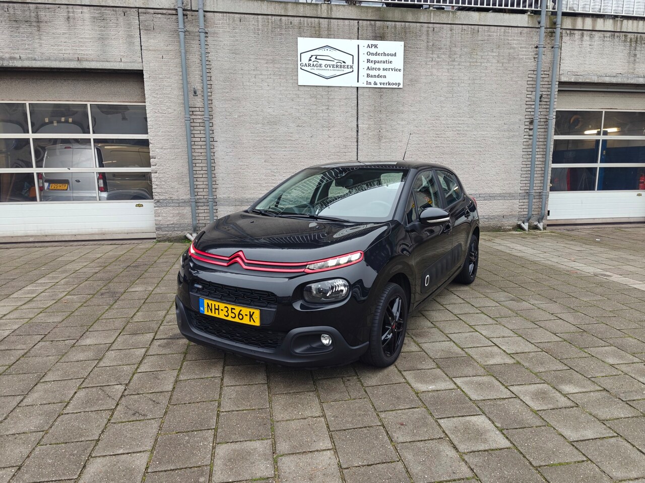 Citroën C3 - 1.2 PureTech 2017 CARPLAY/AIRCO/CRUISE/LED/PDC!!! - AutoWereld.nl