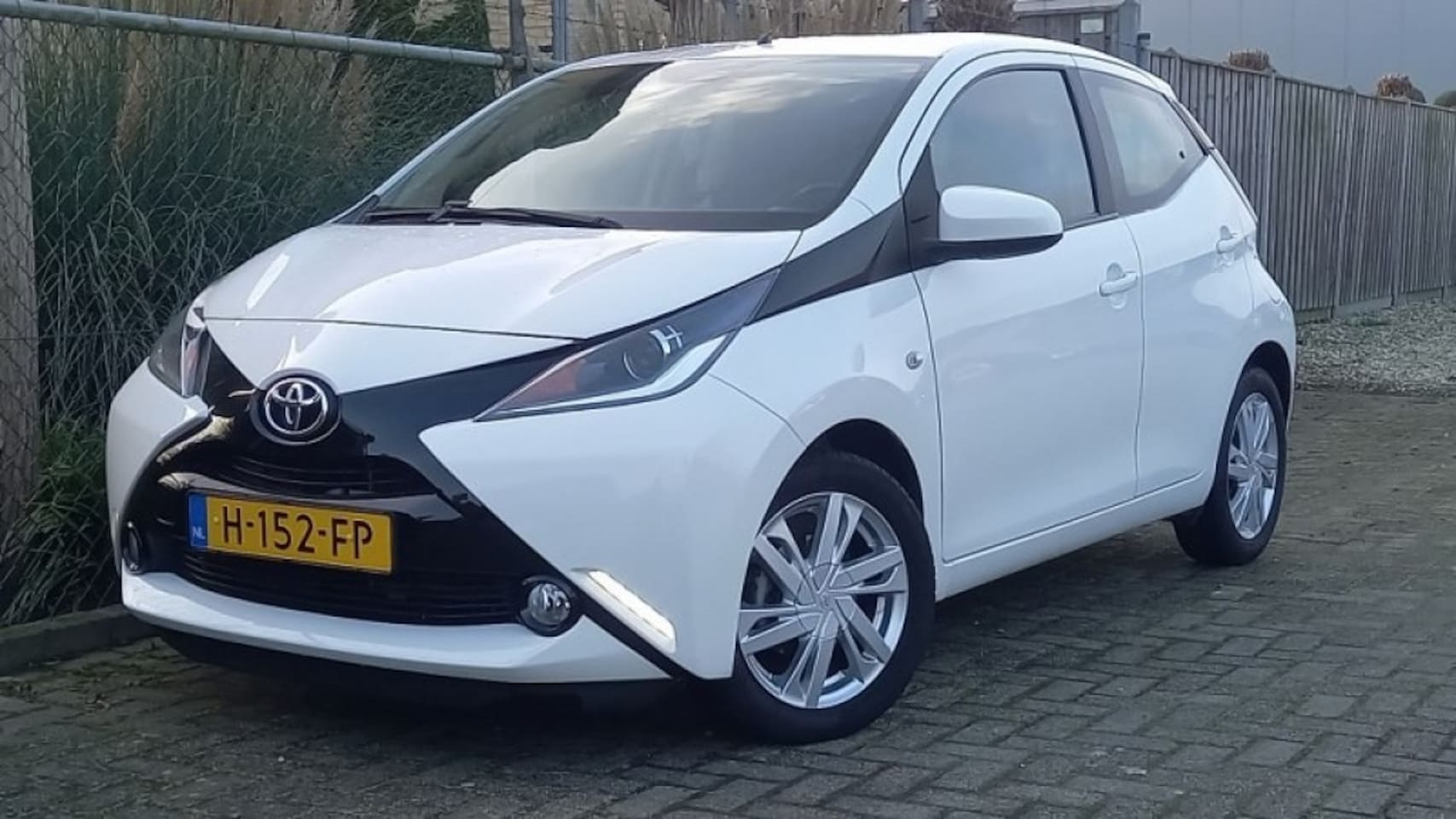 Toyota Aygo - 1.0 VVT-I X-Clusiv- / Automaat - AutoWereld.nl