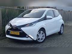 Toyota Aygo - 1.0 VVT-I X-Clusiv- / Automaat