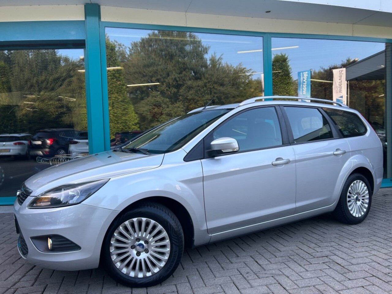 Ford Focus Wagon - Wagon 1.8i 125pk, Titanium, Climate, Trekhaak, Navi, 16 inch, NA - AutoWereld.nl