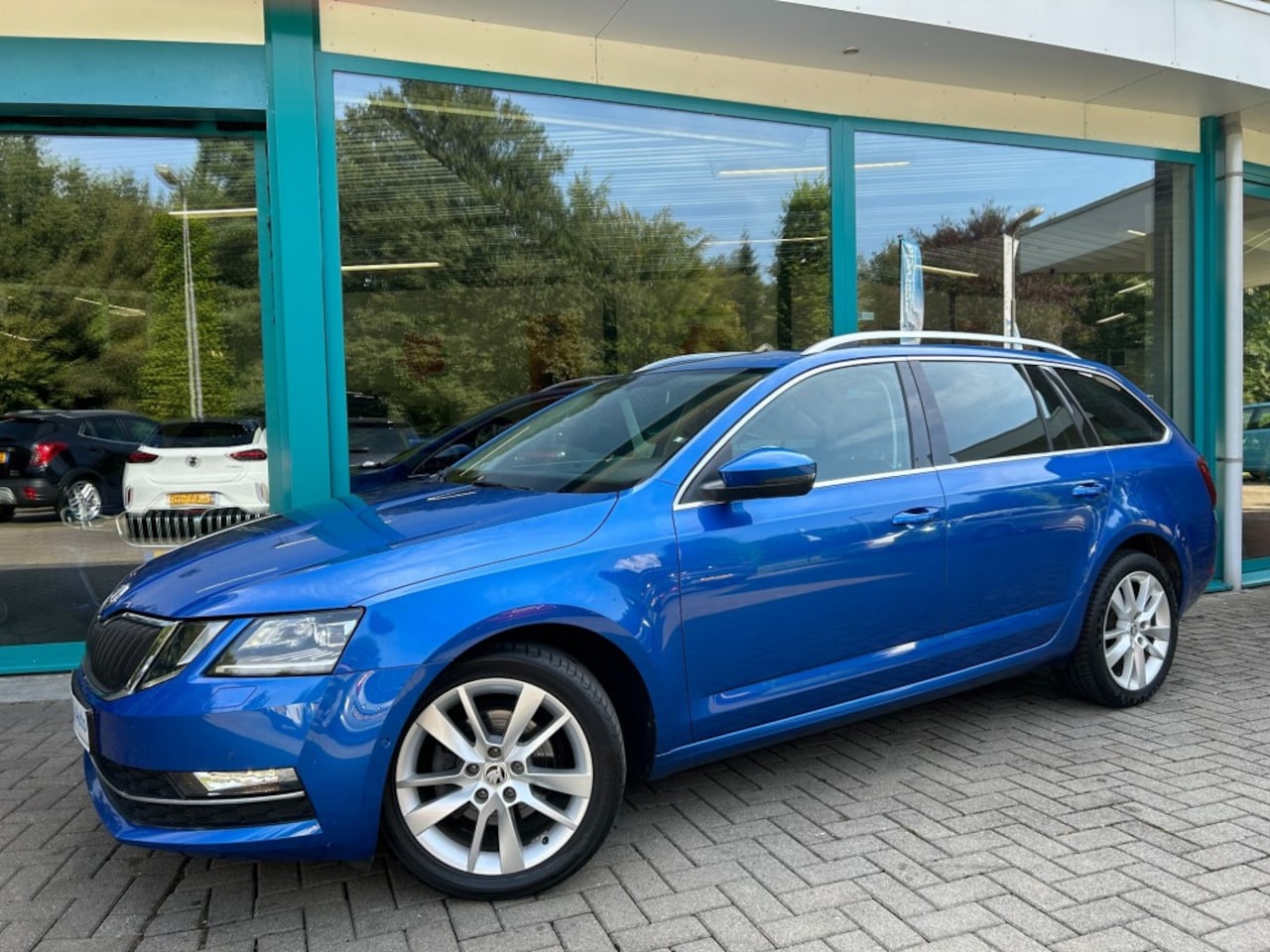 Skoda Octavia Combi - Combi TSI LED, CarPlay, Navi, 17Inch, PDC, SoundSystem, NAP - AutoWereld.nl