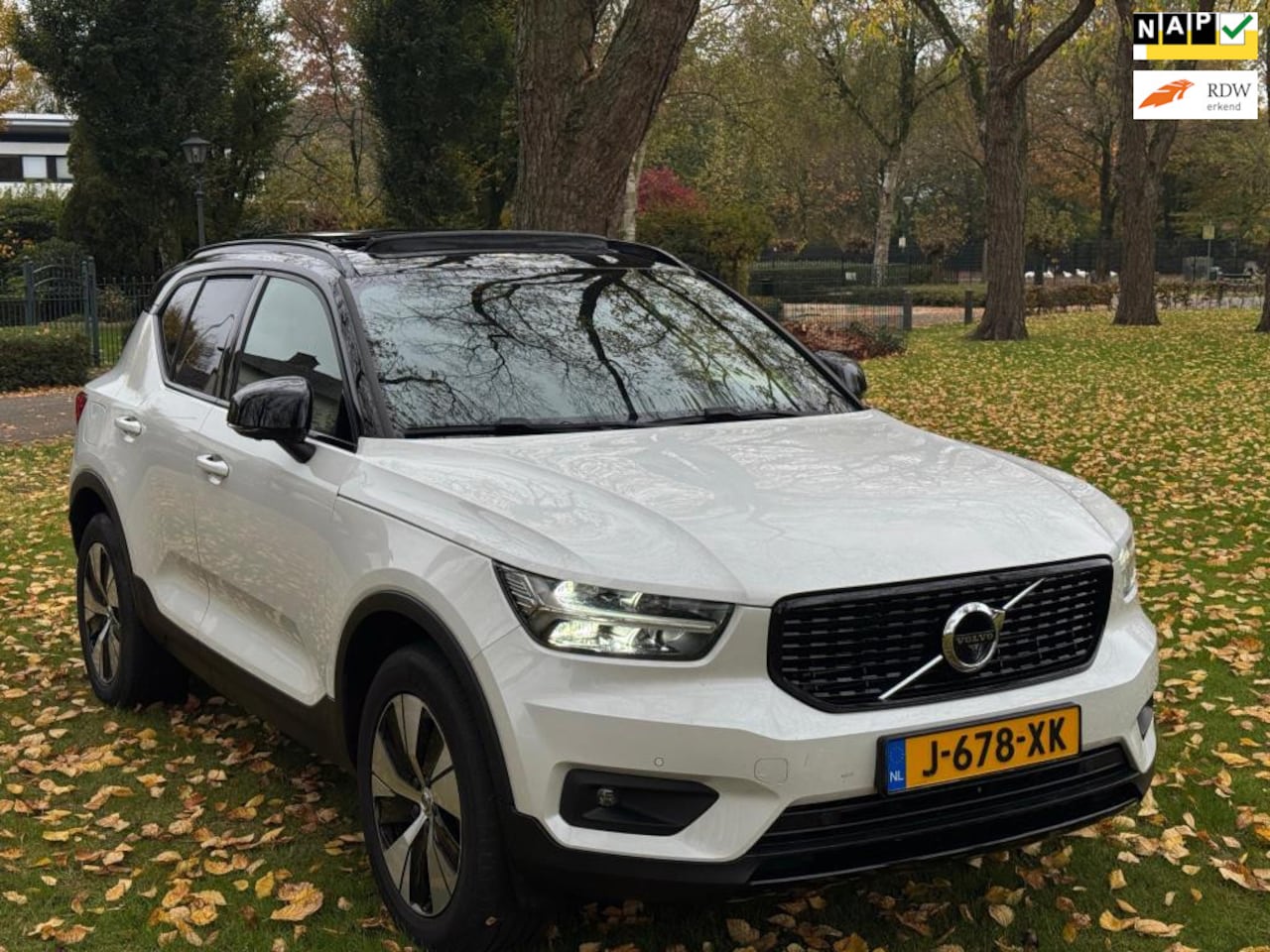 Volvo XC40 - 1.5 T4 Recharge R-Design Expression VOL OPTIES Trekhaak Panoramadak - AutoWereld.nl