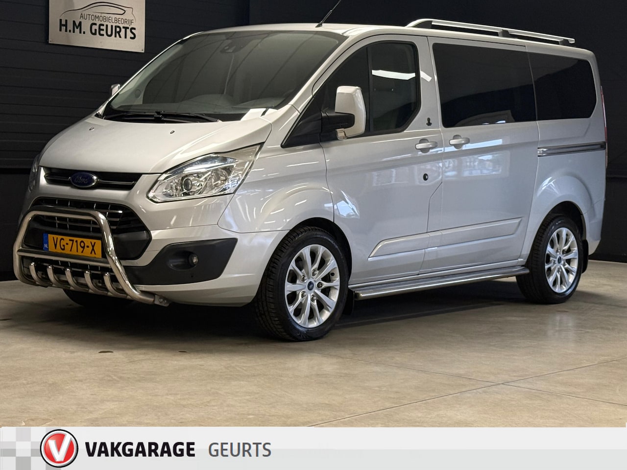 Ford Transit Custom - 2.2 TDCI L1H1 Champions Leage Dubbele Cabine Leder Navi Airco Pdc - AutoWereld.nl